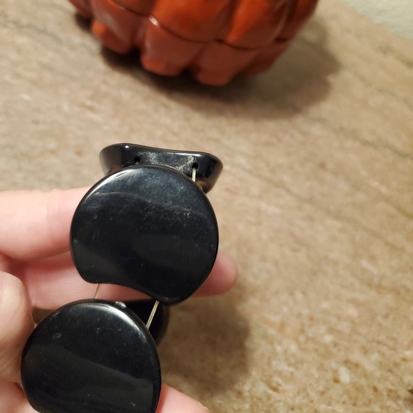 Mod Style Acrylic Bracelet - Picture 6 of 7